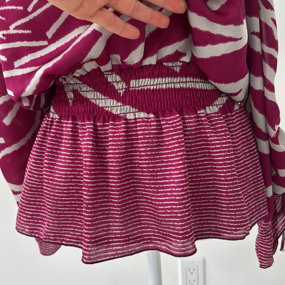 TRAC Abstract Strapless Blouse – Size M Fuchsia w/ Long Sleeves & Slimming Waist - Picture 2 of 9